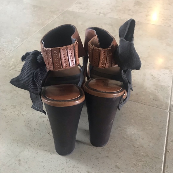 HINGE Leather Platform Sandal - Picture 2 of 8